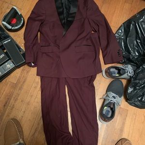 Men’s Size 38R Alberto Nardoni Magenta Tuxedo